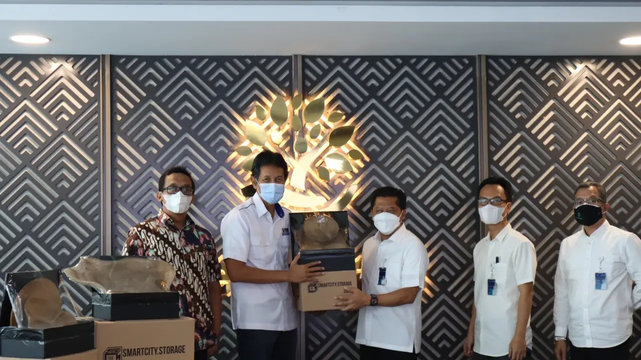 Perhutani bersama PT Varuna Tirta Prakasya (VTP) dan Indonesia in Your Hand melakukan kerjasama pasarkan produk kerajinan jati binaan Perum Perhutani ke pasar mancanegara. (Dok. Perhutani)