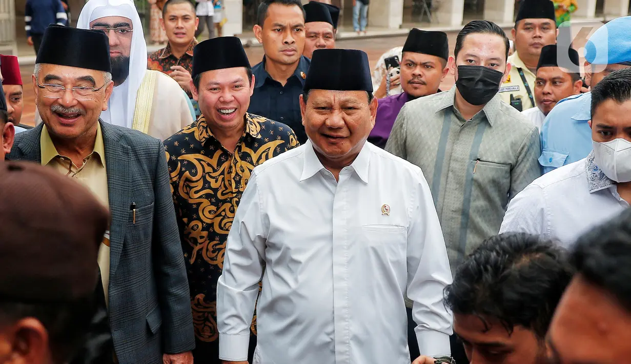 <p>Menteri Pertahanan (Menhan) sekaligus Ketum Partai Gerindra Prabowo Subianto saat tiba di Masjid Istiqlal, Jakarta Pusat, Kamis (18/5/2023). (Liputan6.com/Angga Yuniar)</p>