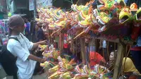 Mangkal di Cap Go Meh Bogor, Tukang Miniatur Liong Banjir Untung