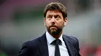 Orang nomor satu di Juventus, Andrea Agnelli, terdaftar sebagai salah satu pemilik klub yang juga memiliki harta melimpah. Pria asal Italia itu total mempunyai kekayaan hingga 14,2 miliar pounds atau setara Rp255,8 triliun. (AFP/Miguel Medina)