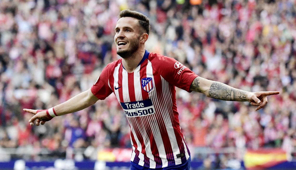 Saul Niguez mengawali kariernya di akademi Real Madrid mulai 2006 hingga 2008. Namun Saul kini bermain dan menjadi andalan di Atletico Madrid. Gelandang asal Spanyol itu sudah membuat 347 penampilan dengan sumbangan 43 gol dan 21 assist di seluruh kompetisi. (AFP/Javier Soriano)