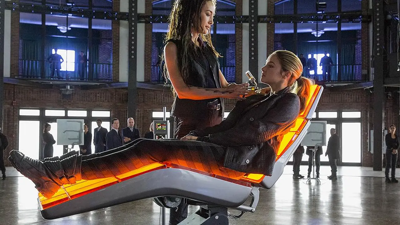 Divergent (2014)