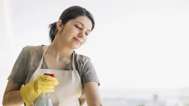 3. Bersihkan Ruang Kerja dan Rumah