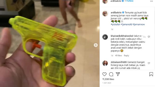 Tajir Melintir Anak Nia Ramadhani Girang Dibelikan Pistol  