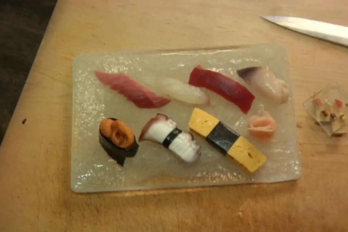 Nohachi Resto Hadirkan Sushi Terkecil di Dunia