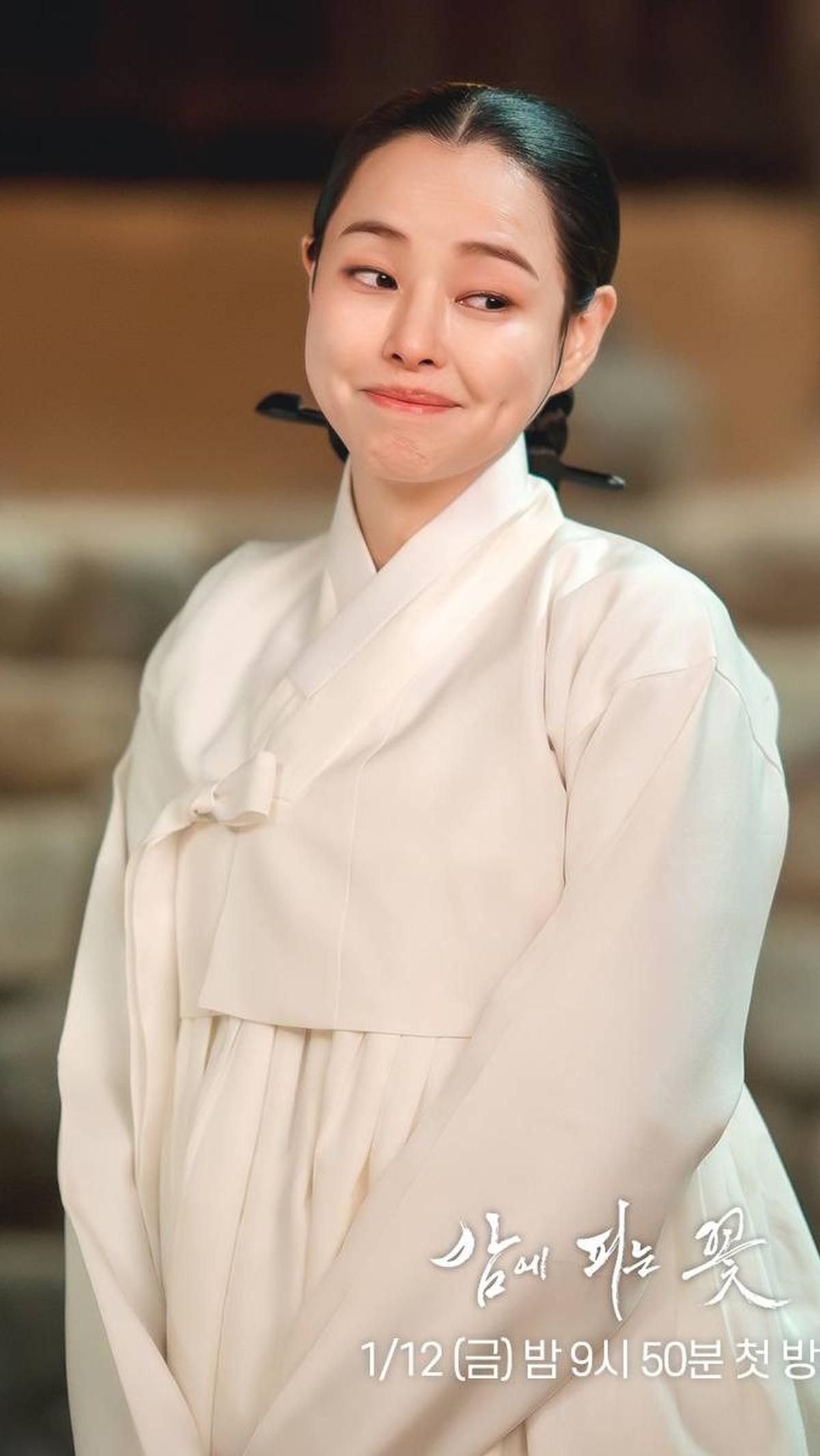 Semua elemen tersebut membuat "Knight Flower" layak dinantikan setiap pekannya, mengajak penonton untuk merasakan kejenakaan dan kehangatan dari era Dinasti Joseon.