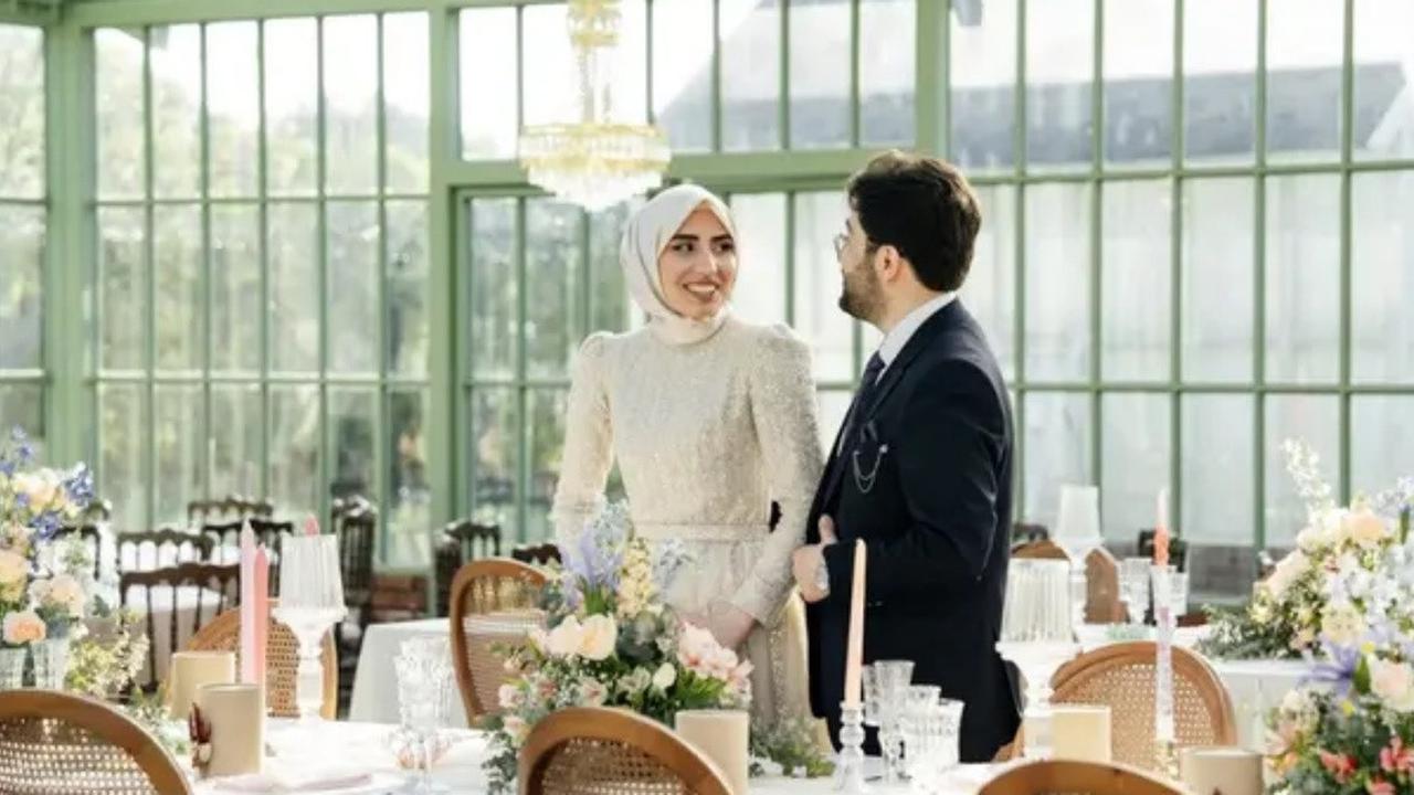 7 Model Hijab Segi Empat untuk Kondangan di 2025, Cantik dan Fashionable