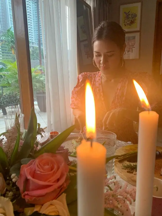 Raisa Ulang Tahun ke-30 Ini 7 Potret Kejutan dari Hamish Daud