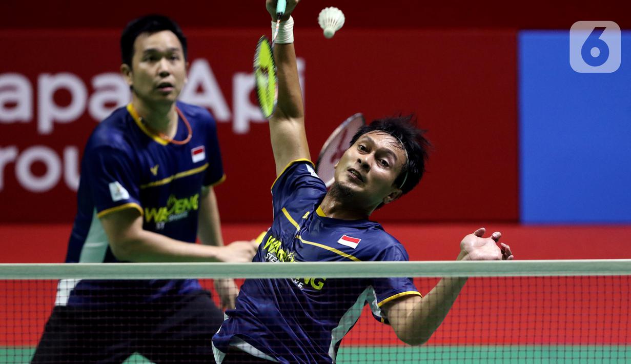 Pramudya Kusumawardana/Yeremia Rambitan melaju usai menaklukkan rekan senegara Mohammad Ahsan/Hendra Setiawan. (Liputan6.com/Helmi Fithriansyah)