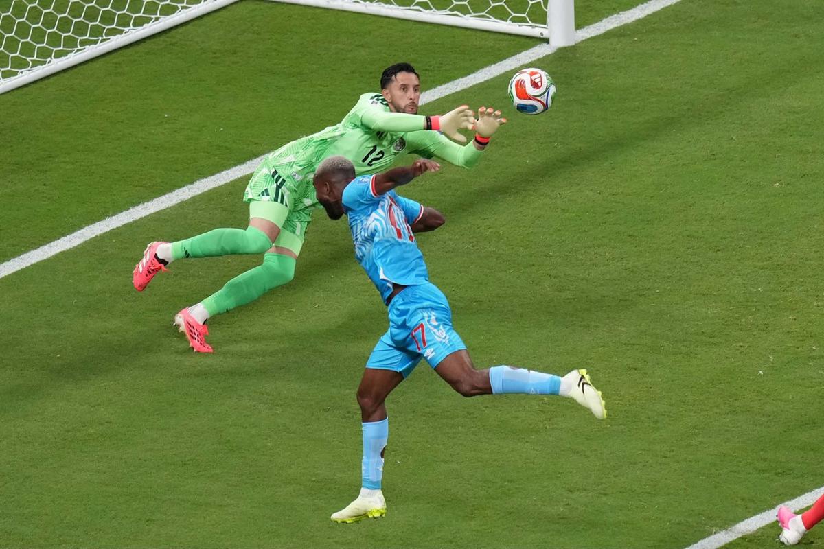 FOTO: Kolombia Jadi Tim Pertama dari Grup K yang Lolos ke Babak 32 Besar