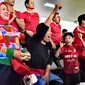 Presiden Jokowi mengajak cucu pertamanya Jan Ethes menonton pertandingan Timnas Indonesia melawan Turkmenistan dalam laga kualifikasi Piala Asia U-23 di Stadion Manahan Solo. Jokowi dan keluarga juga didampingi Menteri BUMN sekaligus Ketua PSSI Erick Thohir. (Foto: Agus Suparto)