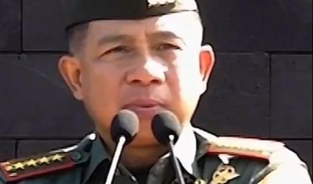 "Ada juga reward kalau dia berprestasi," jelas Agus.