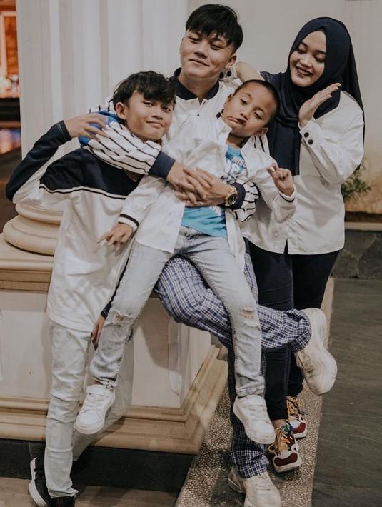 Rizky Febian: Masa Kecil Gue Suram Juga - News ...