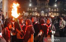 Ribuan Siswa Aceh Barat Semarakkan Pawai Obor Ramadhan 1447 H