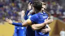 Pemain Chelsea, Liam Delap (kiri) merayakan gol yang dicetak oleh Enzo Fernandez ke gawang LAFC dalam laga Grup D Piala Dunia Antarklub 2025 di Mercedes Benz Stadium, Atlanta, Amerika Serikat, Selasa (17/06/2025) WIB. (AP Photo/Brynn Anderson)