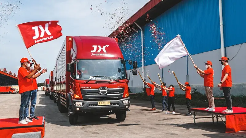 Perusahaan ekspedisi J-Express (JX) Indonesia, meremajakan 6 armada truk