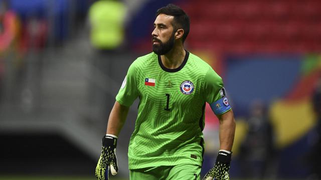 Foto Copa America: 5 Pemain Gaek yang Masih Berlaga di Turnamen CONMEBOL Copa America 2021, Bravo yang Tertua