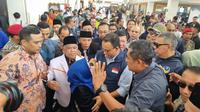 Ketua PKS Jatim  Irwan Setiawan saat menyambut Anies Baswedan bersama para relawan dan pendukung. (Istimewa)