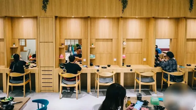 Malas Makan Sendirian, Restoran Ini Tawarkan Layanan Unik Bagi Pelanggan Single