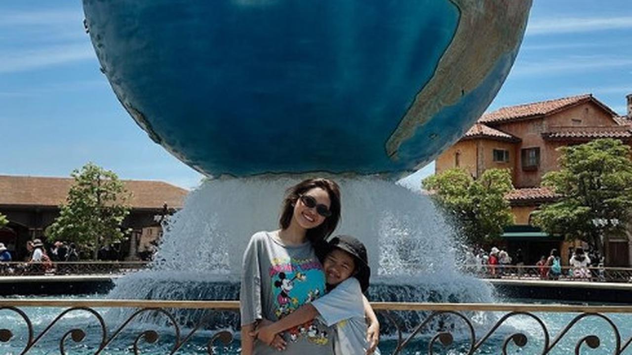 Menikmati Waktu Bersama Dika Ke Tokyo DisneySea