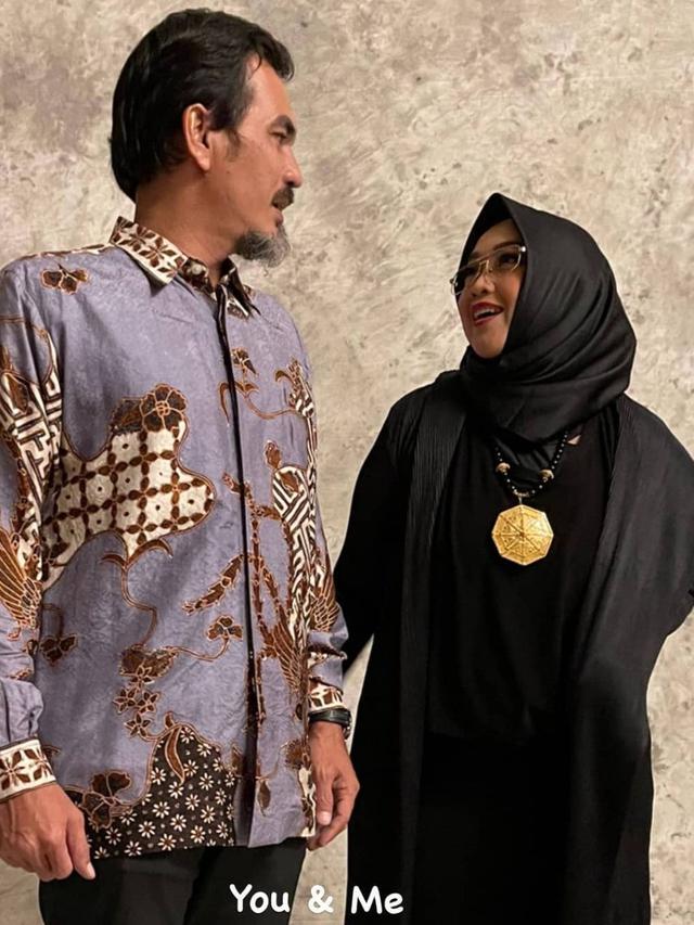 Rina Gunawan dan Teddy Syah