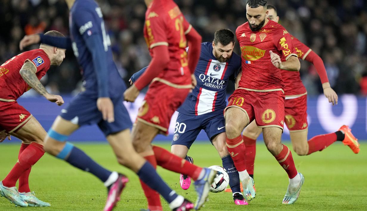 Paris Saint-Germain (PSG) berhasil memetik kemenangan atas Angers pada laga pekan ke 18 Liga Prancis 2022-2023 di Stadion Parc des Princes pada Rabu (11/1/2023). (AP Photo/Francois Mori)