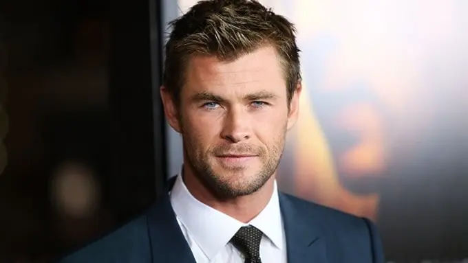[Bintang] Chris Hemsworth
