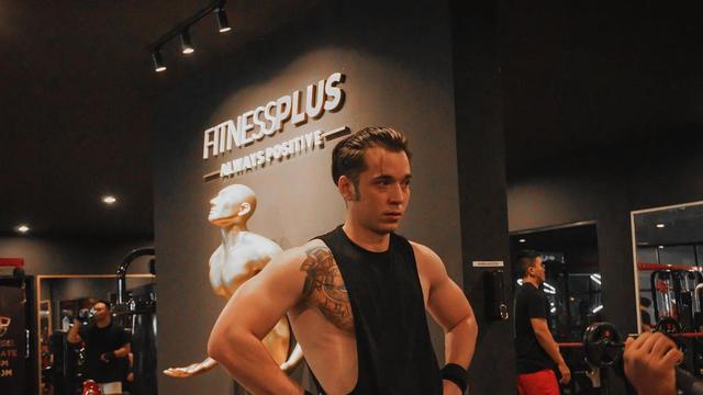 7 Potret Terbaru Stefan William yang Kini Tampil Makin Kekar