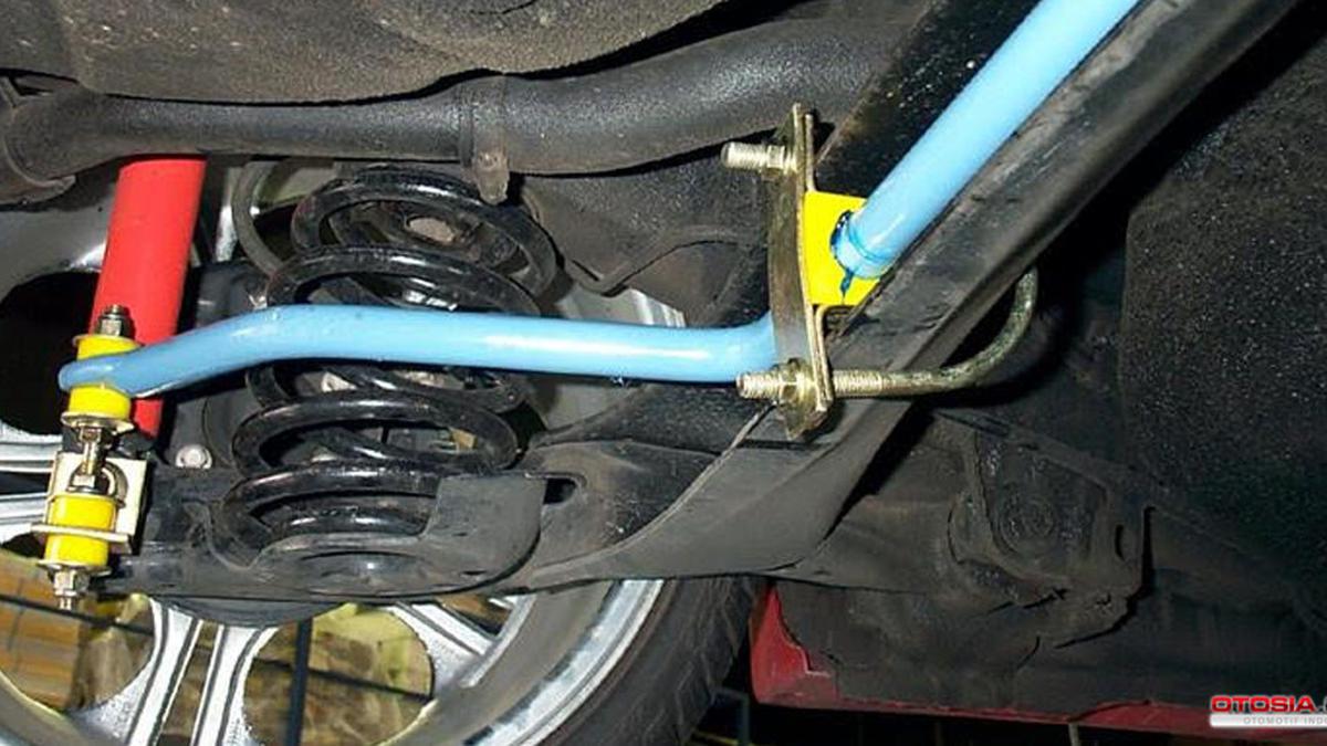 Meminimalisir Understeer Front Wheel Drive dengan Rear Sway Bar