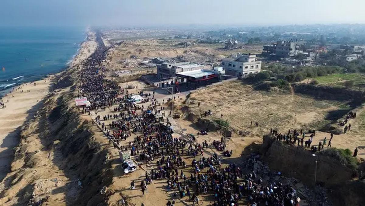 Menyemut, Begini Potret Puluhan Ribu Warga Palestina Saat Kembali ke Kota Gaza