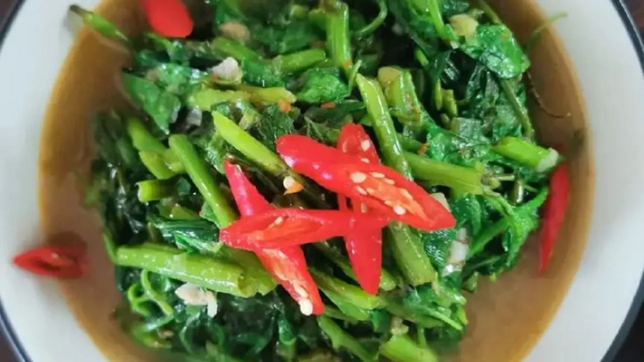 Kangkung belacan daun kemangi