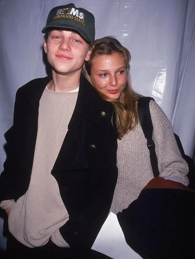 [Bintang] Bridget Hall dan Leonardo DiCaprio