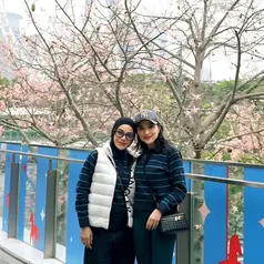 Ashanty dan Aurel Hermansyah saat Liburan Akhir Tahun di China. [@aurelie.hermansyah]