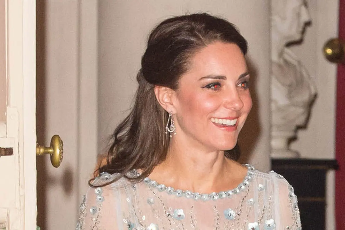 Intip Gaya Kate Middleton Memesona Saat Berkunjung ke Paris