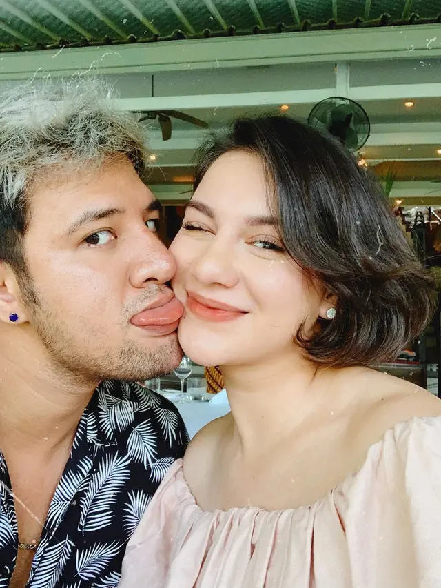 7 Momen Kemesraan Irish Bella dan Ammar Zoni Saat Baby Moon Ke Bali