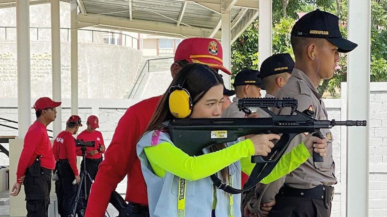 Selain kemampuan memasaknya, Lady Rara juga terampil dalam menembak dan memiliki keahlian menunggangi kuda.