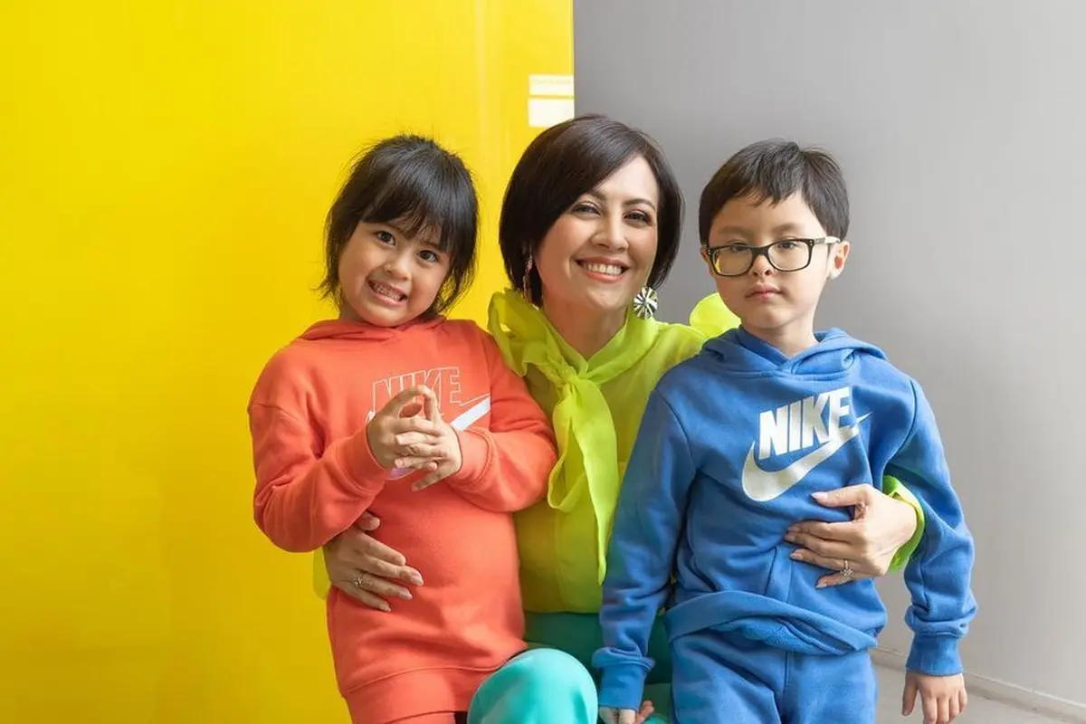 [Fimela] Anak Kembar Cynthia Lamusu dan Surya Saputra