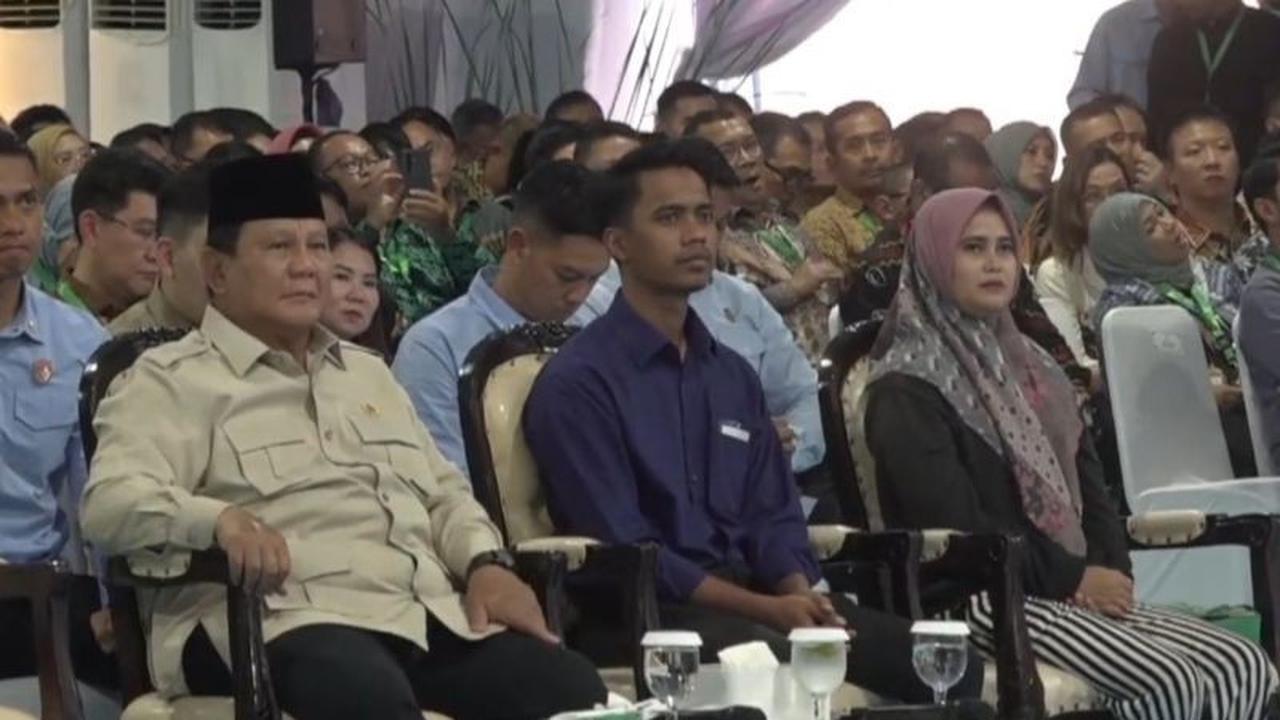 Duduk Samping Presiden, ART dan Tukang Seblak Terima Rumah Subsidi Prabowo di Banten