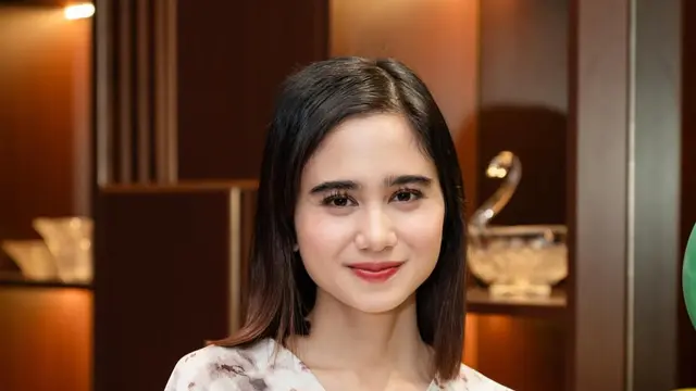 OOTD Humble Tissa Biani Bukber Bareng Fans, Pakai Kaftan dan Sandal Toe Box