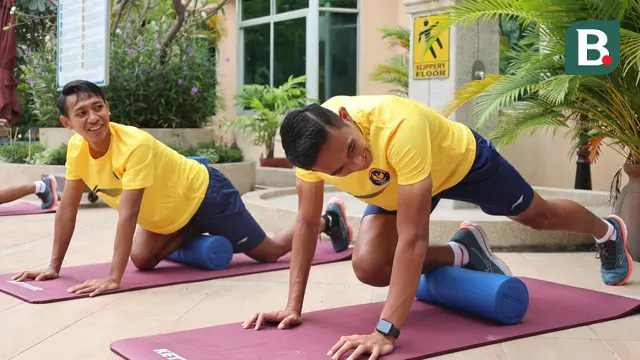 Foto: Setelah Kalahkan Filipina di SEA Games 2023, Timnas Indonesia U-22 Menikmati Latihan Ringan di Pinggir Kolam Renang