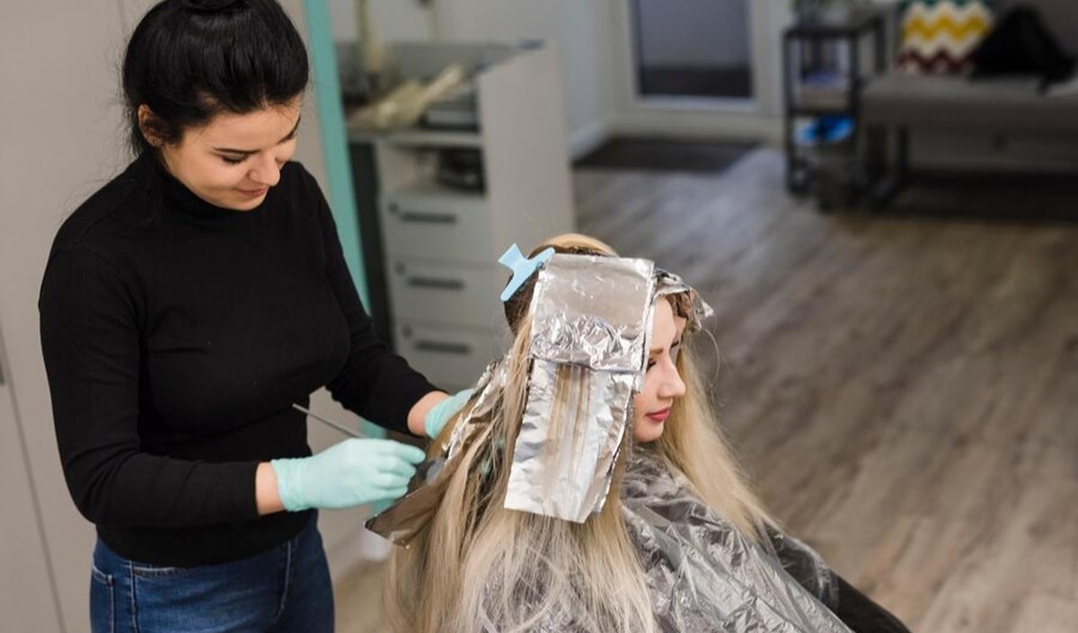 Mengapa Cat Rambut Diduga Berpotensi Menyebabkan Kanker?