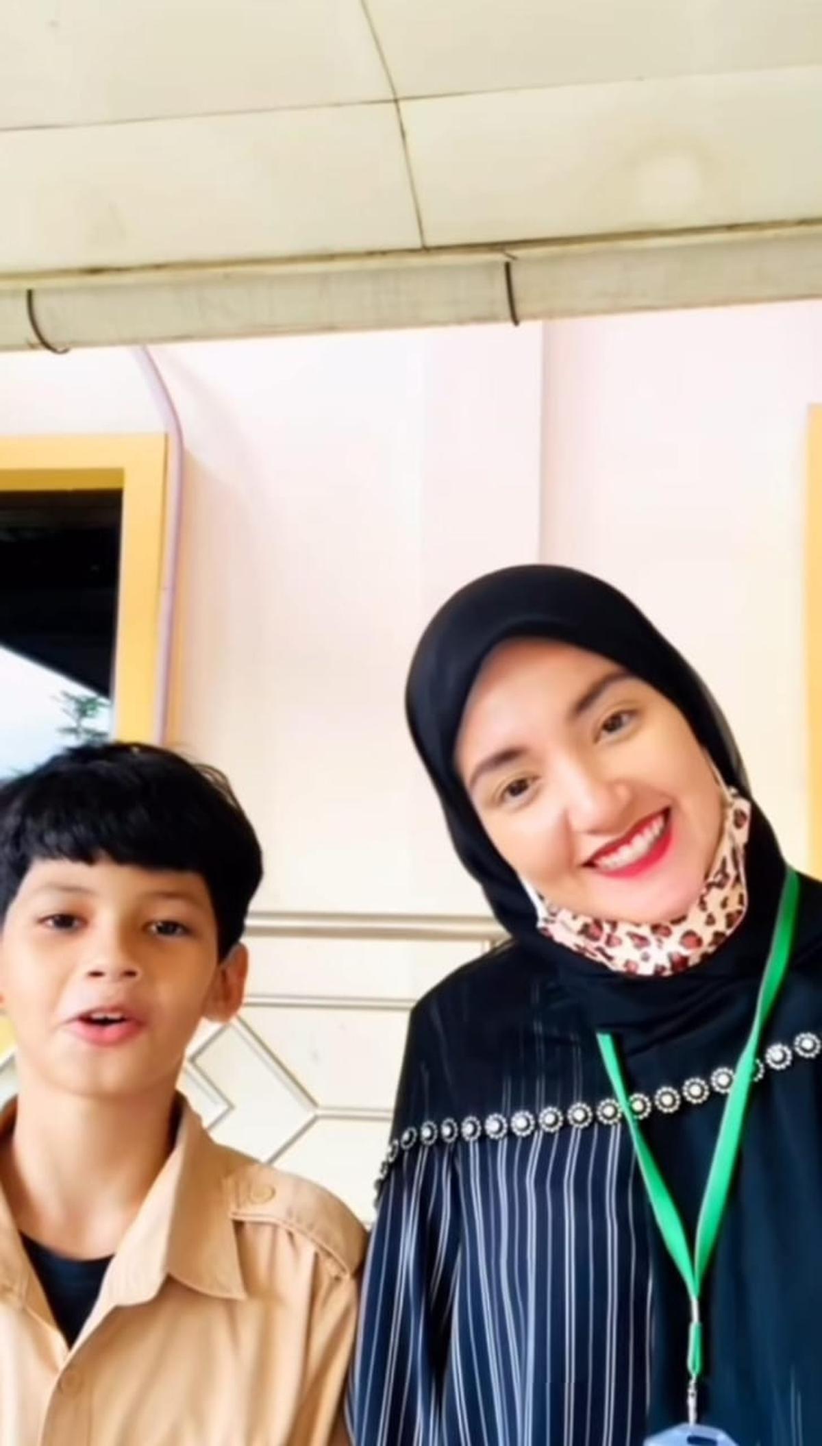 Belum Bisa Bertemu dengan Anak, Tsania Marwa Mantan Istri Atalarik Syach Beri Doa untuk Kelulusan sang Putra