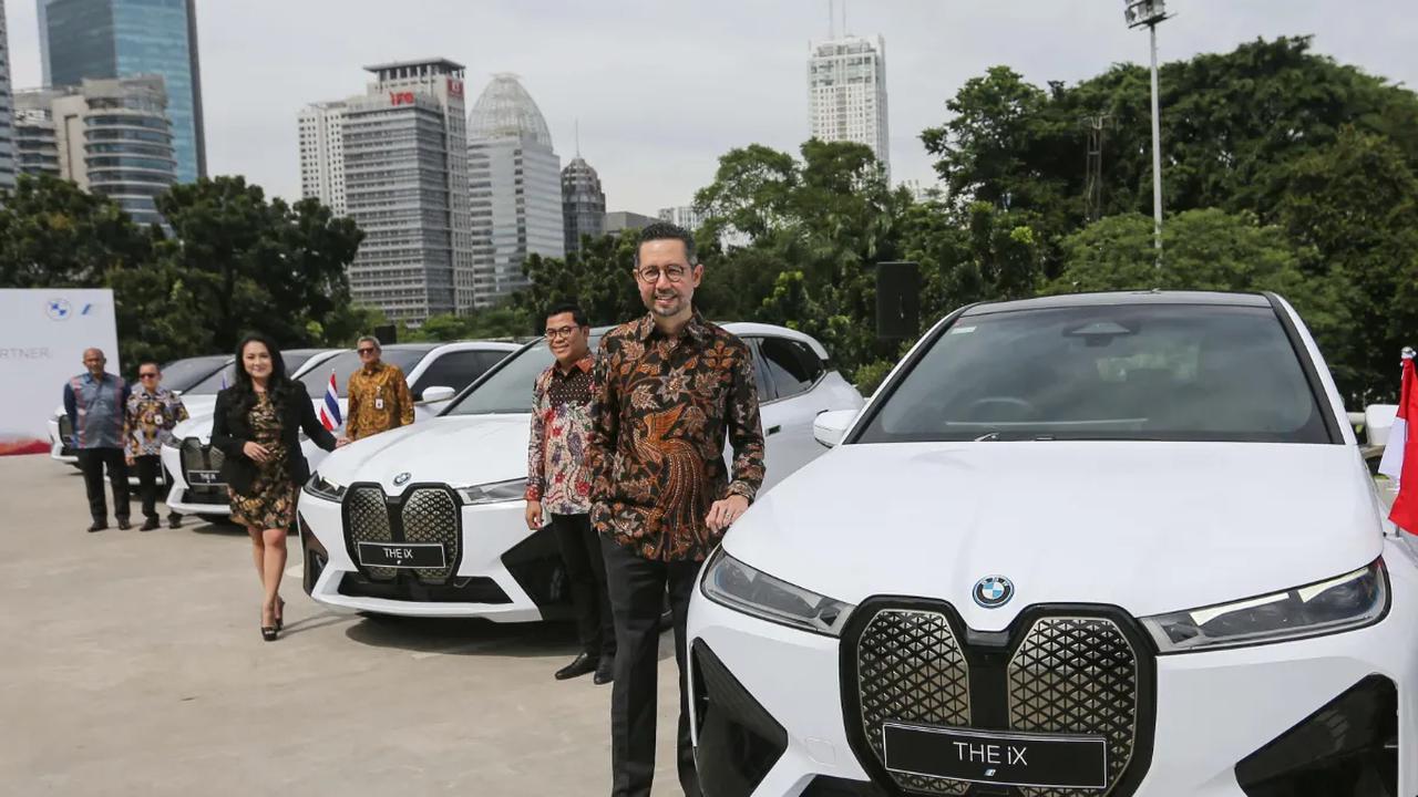 <b>3. BMW iX Xdrive</b><br><br>SUV listrik asal Jerman ini mencatat penjualan 533 unit periode Januari – November 2023.