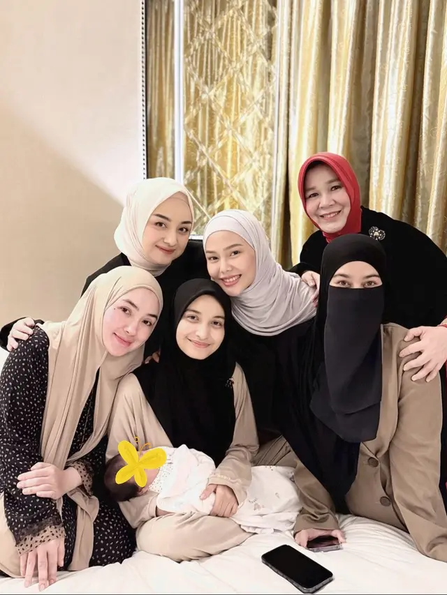Cut Intan Nabila Didukung Artis
