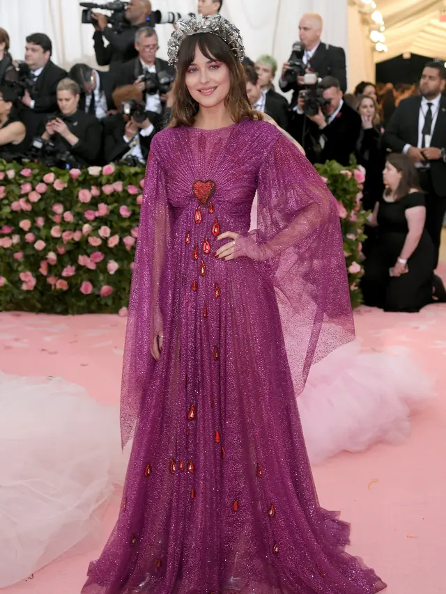 Tampilan Glamor Para Bintang Berbalut Gucci di Met Gala