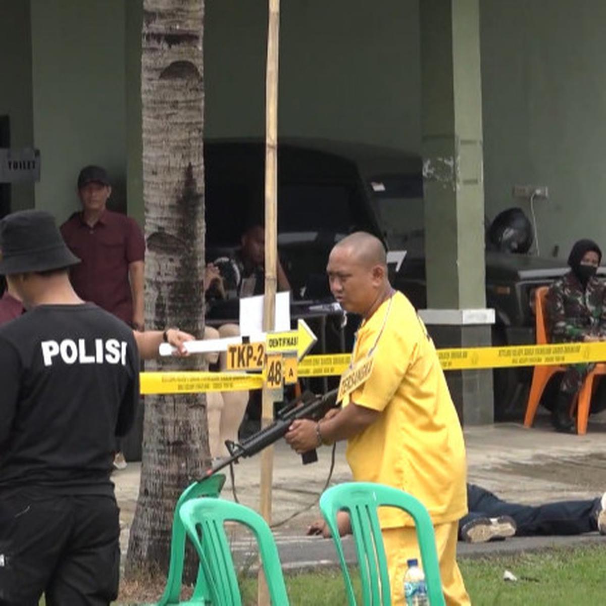 Rekonstruksi Kopda Basarsyah Pakai Senapan Serbu Berondong Tiga Polisi saat Gerebek Sabung Ayam di Way Kanan