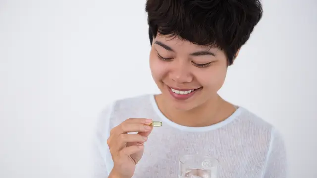 Bahaya Minum Suplemen Berlebihan Tanpa Konsultasi Dokter (photo by freepik.com)