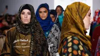 Rancangan desainer busana muslim Indonesia Vivi Zubedi di New York Fashion Week (Foto: Dok. Vivi Zubedi)