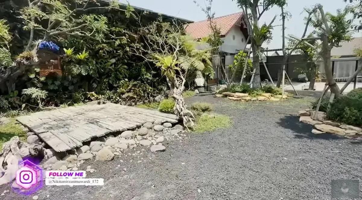 Model Kolam di Taman Rumah Soimah yang Luas Banget, Asri dengan Detail Artistik
