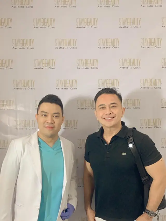 Ferly Junandar bersama dr. Chandra Lohisto, B.Med.Sc, Dip Cibtac dari Stay Beauty